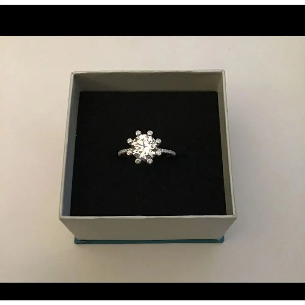 3.75 Ct. Starburst Flower Design Diamonique Engagement Ring Sz 9~925 Sterling